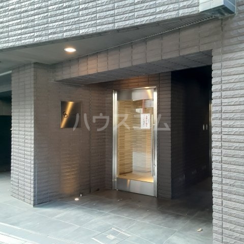 23/30 エントランス