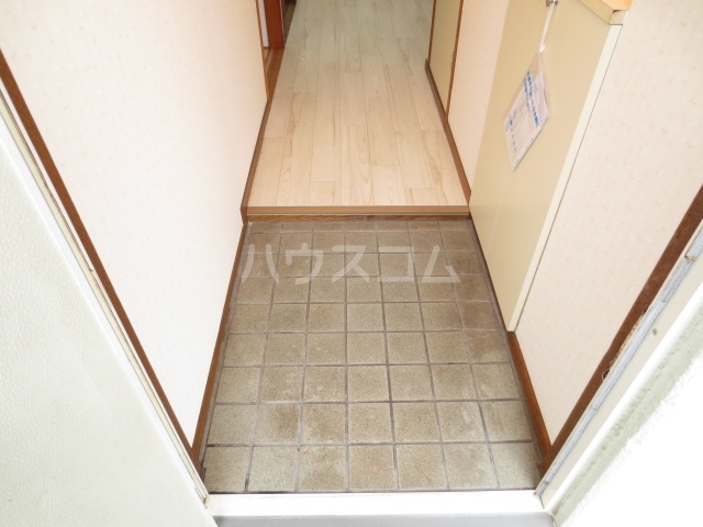 16/23 エントランス