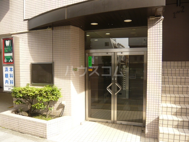 23/30 エントランス