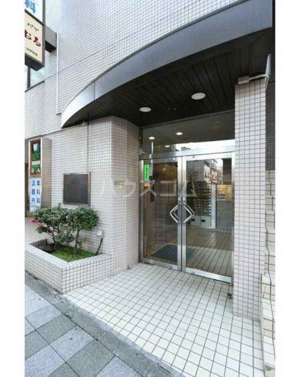 22/30 エントランス