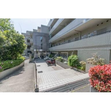 2/30 外観