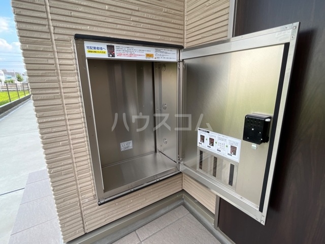 18/26 エントランス