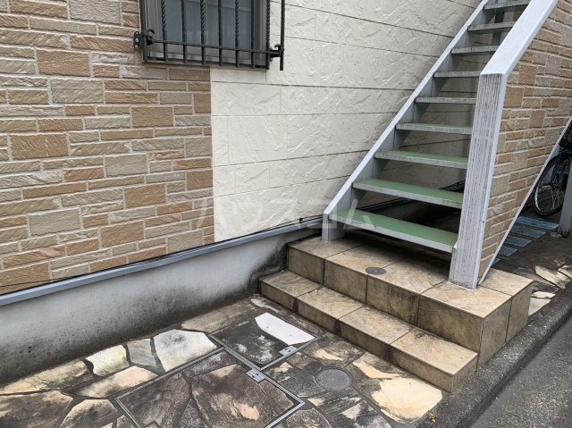 24/30 エントランス