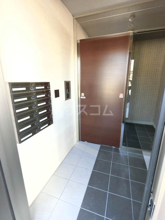 20/29 エントランス