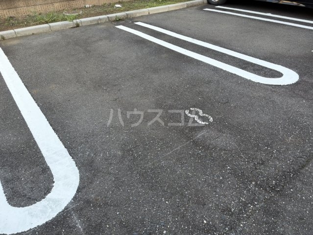 28/30 駐車場