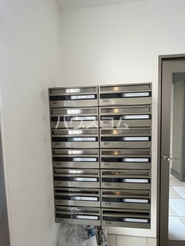 13/21 エントランス