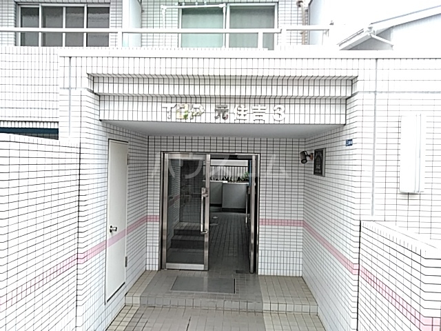 22/26 エントランス