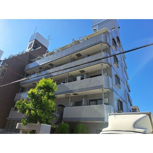 20/30 エントランス