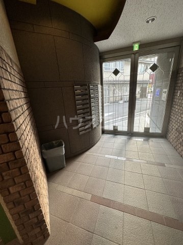 15/18 エントランス