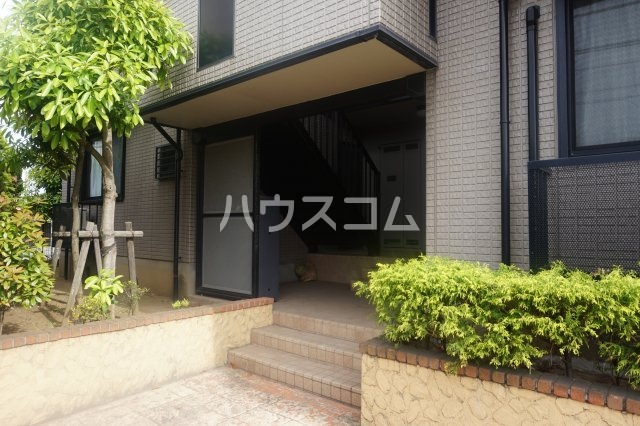 28/30 エントランス