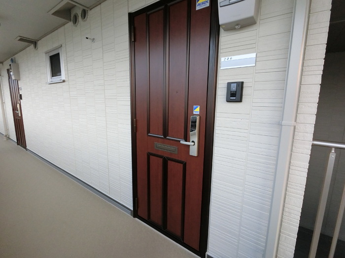 18/23 エントランス