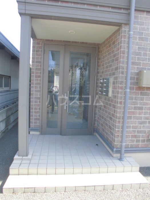 20/23 エントランス
