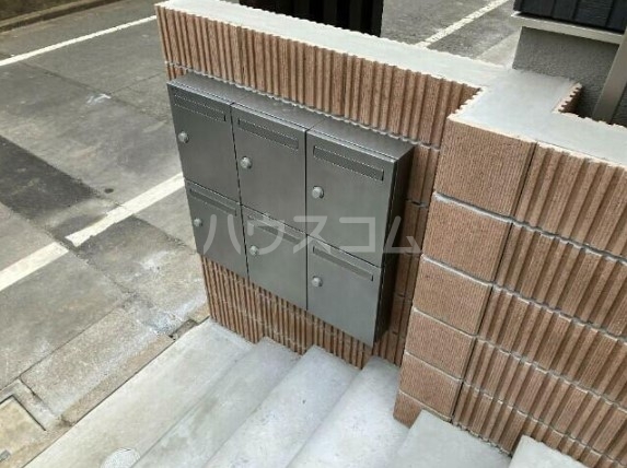 19/23 エントランス