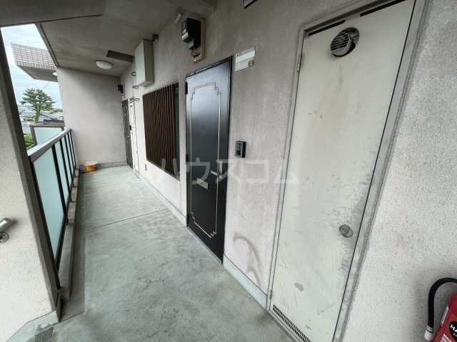 3/4 エントランス