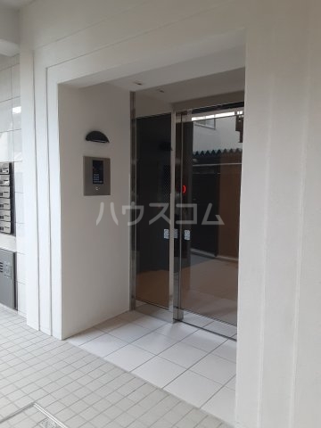 2/3 エントランス