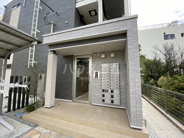 18/24 エントランス