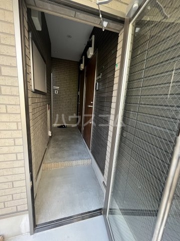 20/21 エントランス