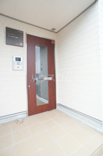 22/30 エントランス