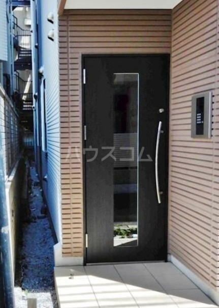 20/21 エントランス