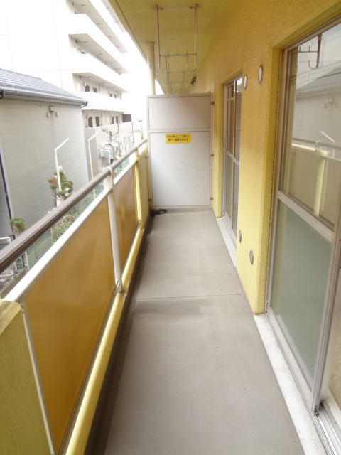 18/28 バルコニー