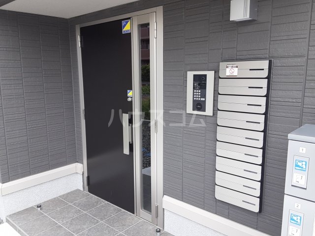 18/28 エントランス