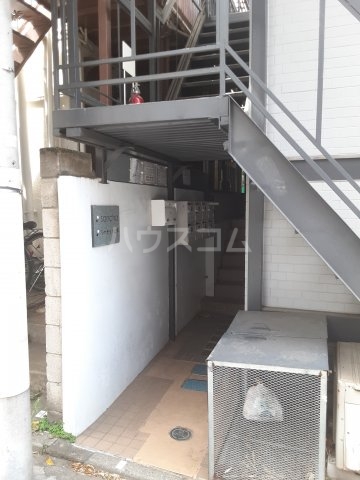 26/30 エントランス