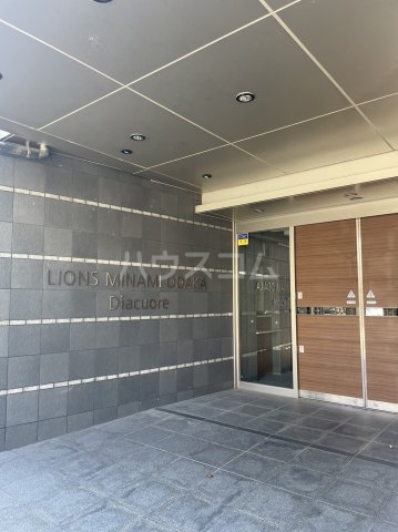 3/4 エントランス