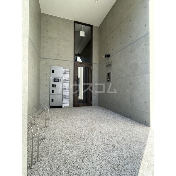 17/26 エントランス