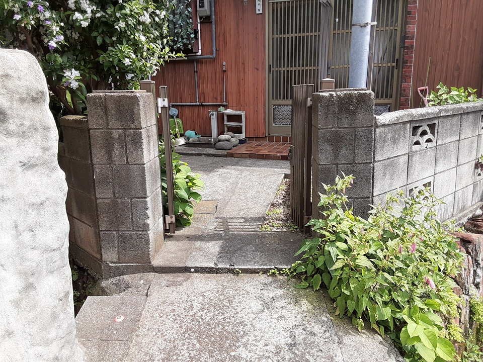 21/30 エントランス