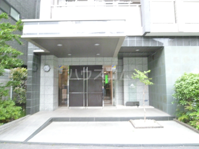 25/30 エントランス