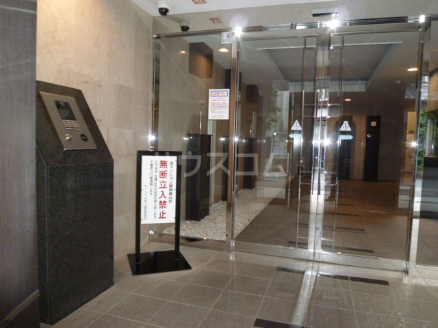26/30 エントランス