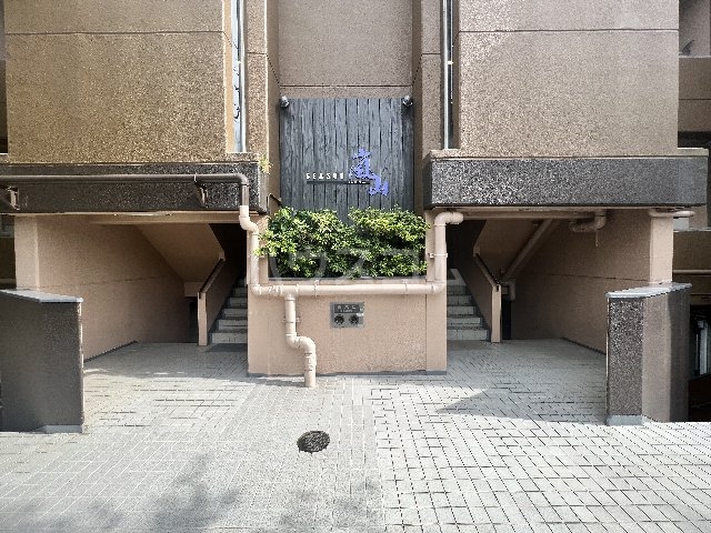 29/30 エントランス