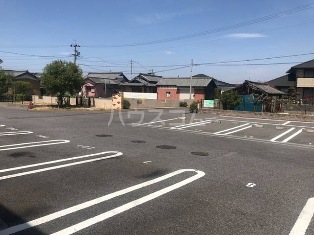 24/26 駐車場