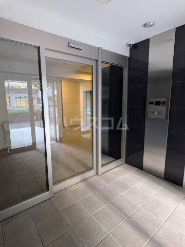 19/26 エントランス