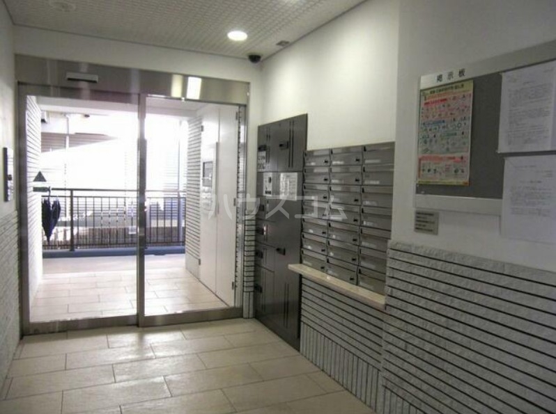 28/30 エントランス