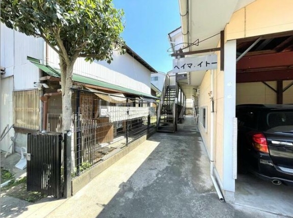 26/30 エントランス