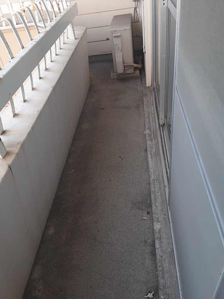 13/20 バルコニー