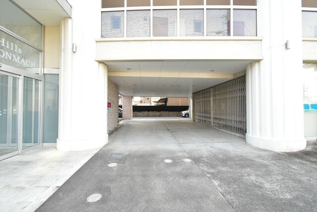 13/27 エントランス