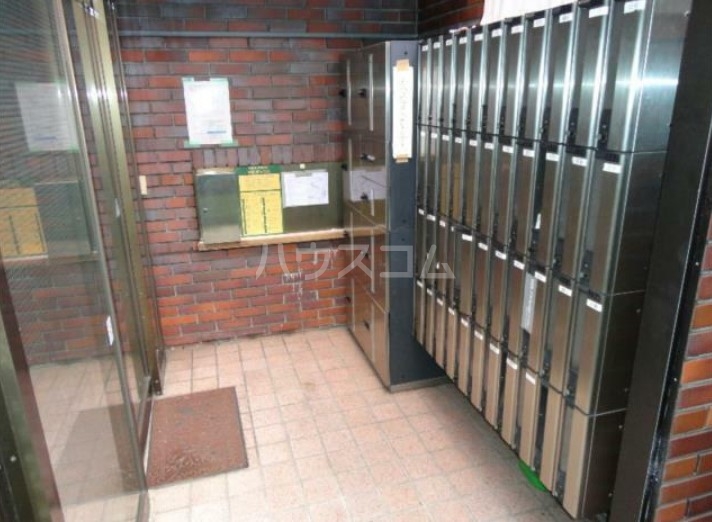 18/28 エントランス