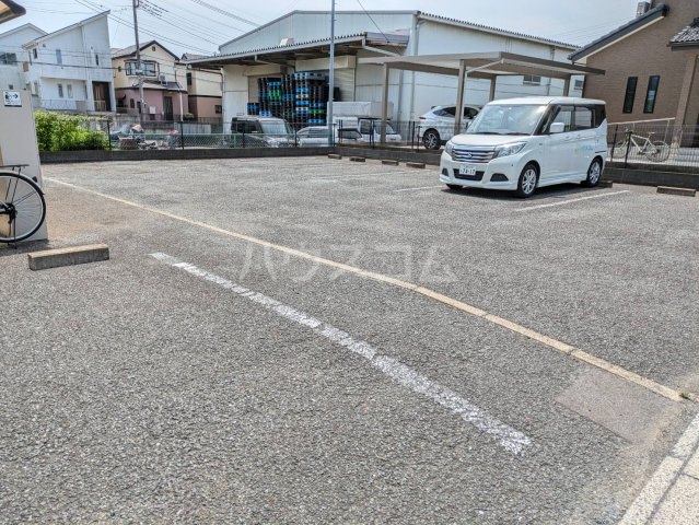 27/30 駐車場