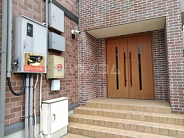 28/30 エントランス