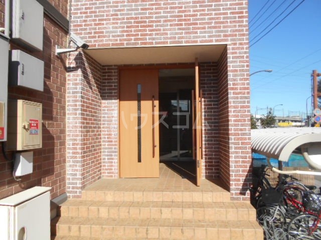 21/30 エントランス