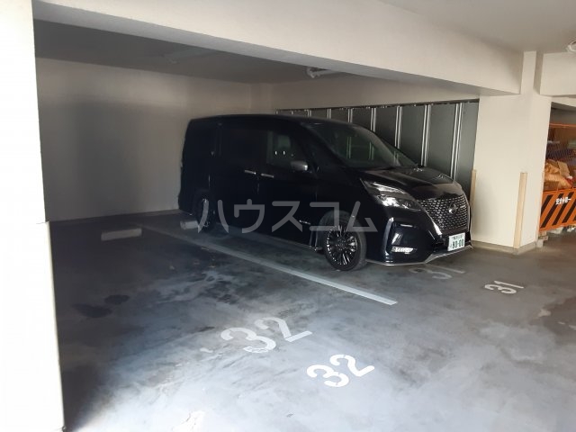 24/26 駐車場