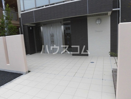 14/16 エントランス