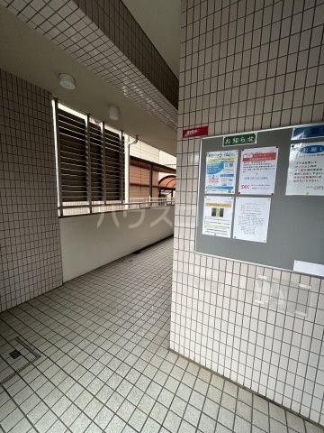 21/29 エントランス