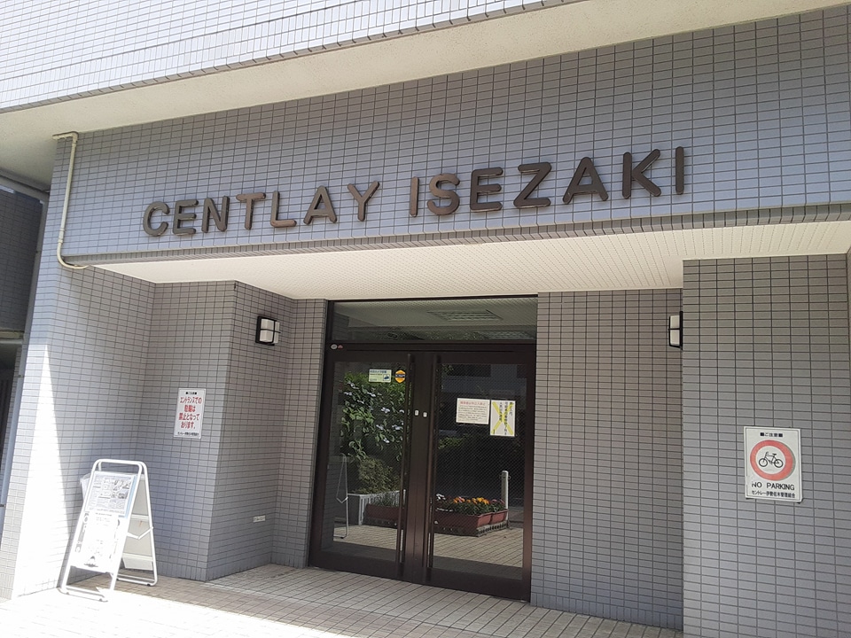 15/23 エントランス