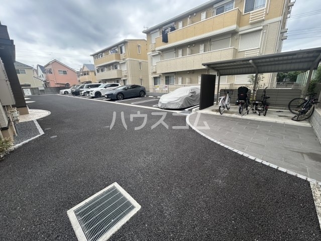 25/30 駐車場