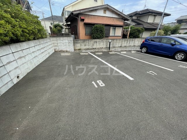 18/26 駐車場