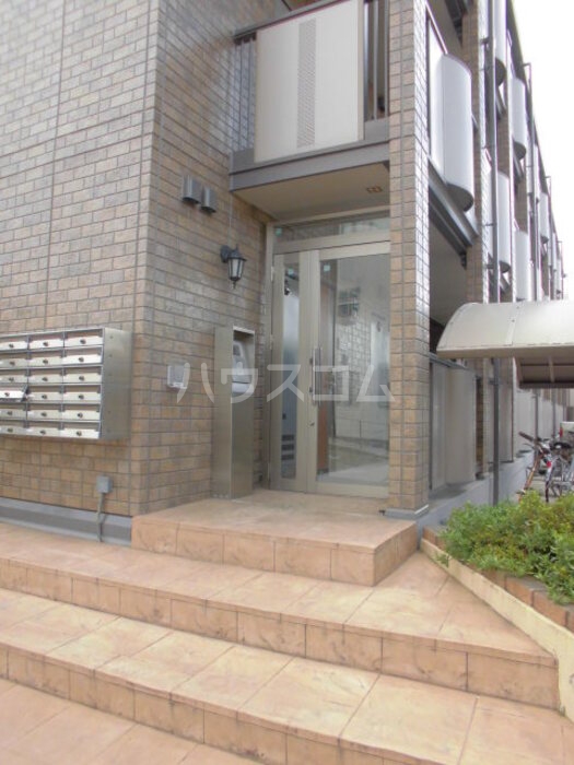 13/23 エントランス