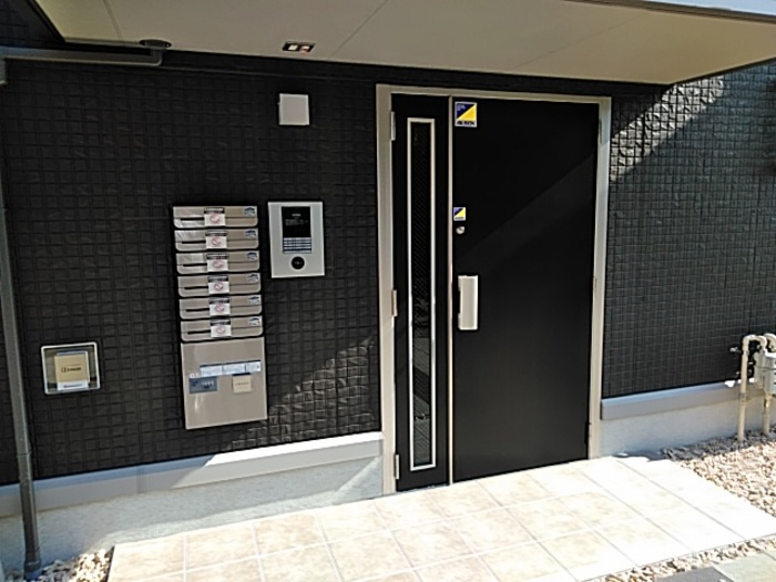 16/17 エントランス